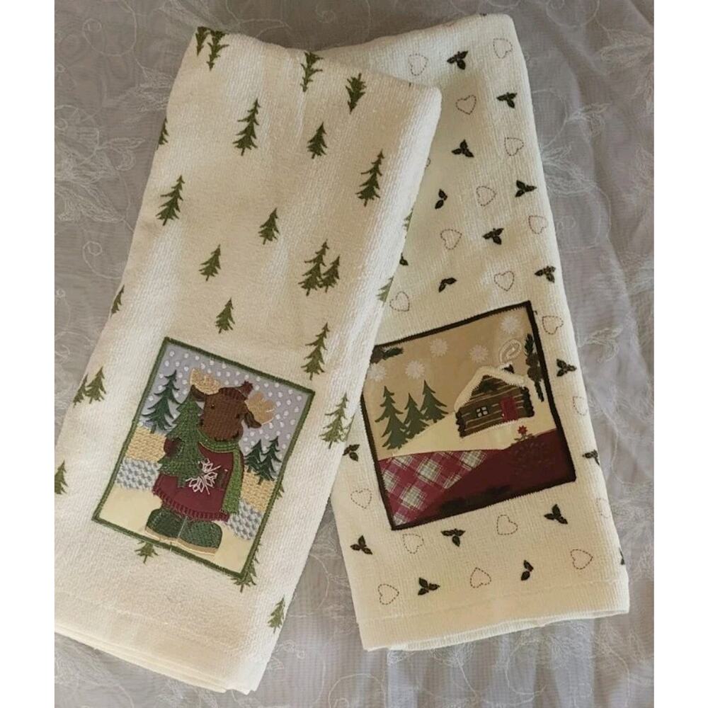 St. Nicholas Square Set of 2 Hand Towels Country Winter Moose Cabin EUC